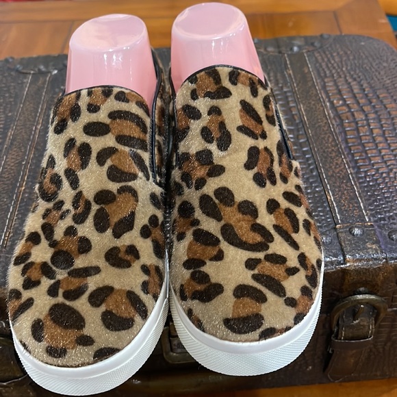 Dollhouse leopard slip on sneaker size 8.5 - Picture 10 of 11